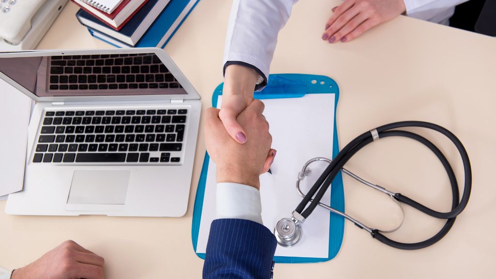 Comunicação segura em convênios médicos: conformidade à Resolução 424/2017 - WBA