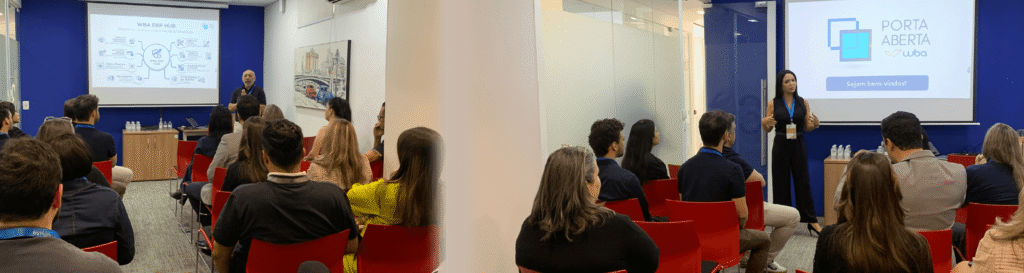 A equipe wba comercial falando em evento